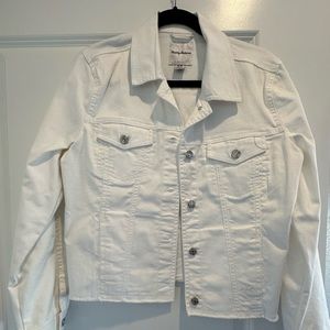 Women’s white jean jacket